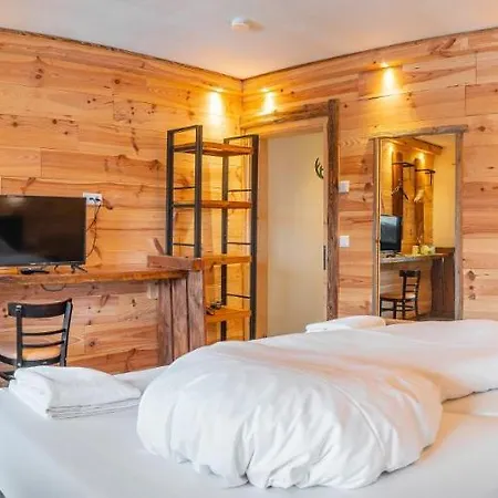 - Ron's Guest house *